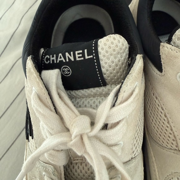 CHANEL Ivory and Ebony Athletic Shoes SZ 40 full set - Picture 7 of 11